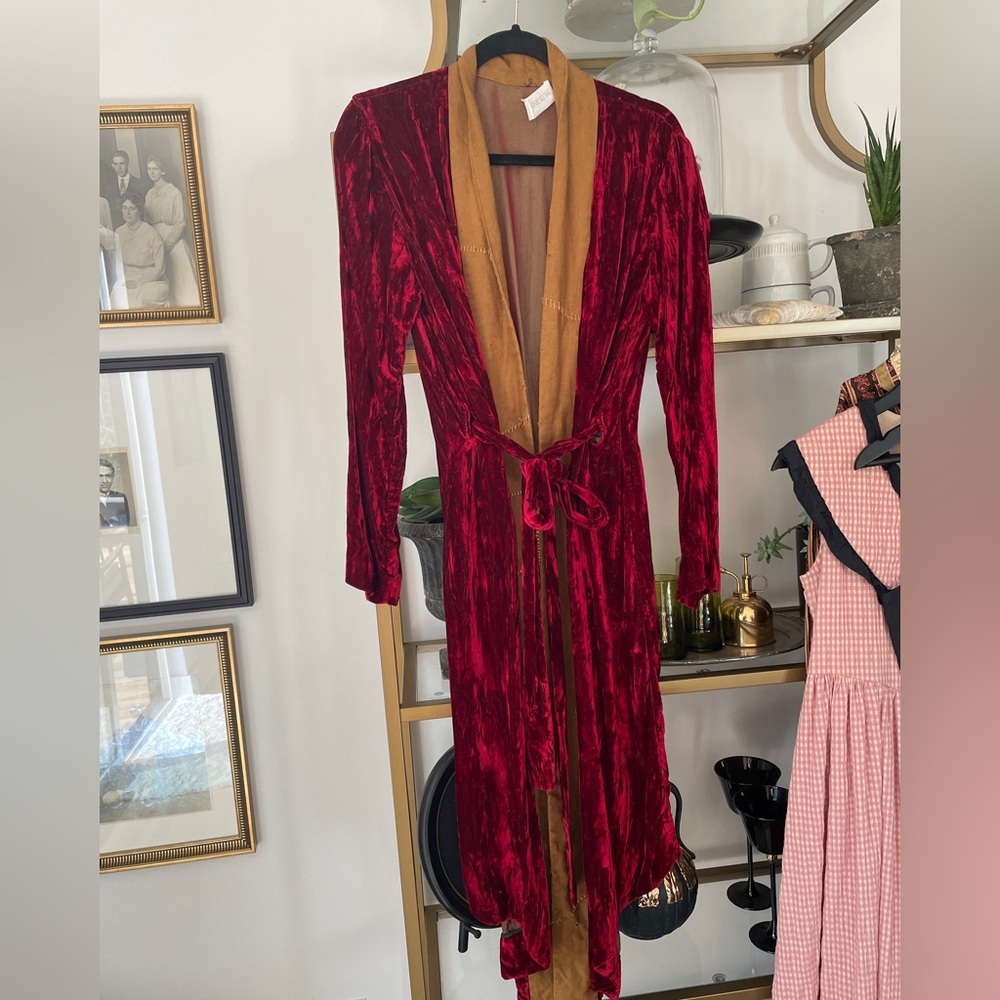Elegant Red Velvet Women's Robe